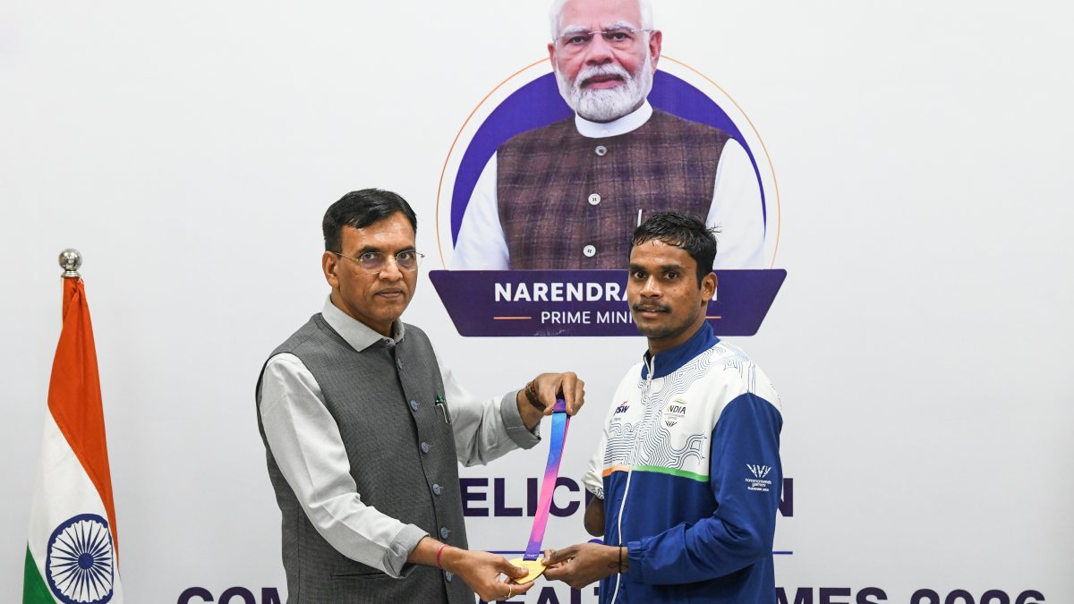 Minister felicitates CWG 2026 gold medallist para-athlete Dilip Gavit