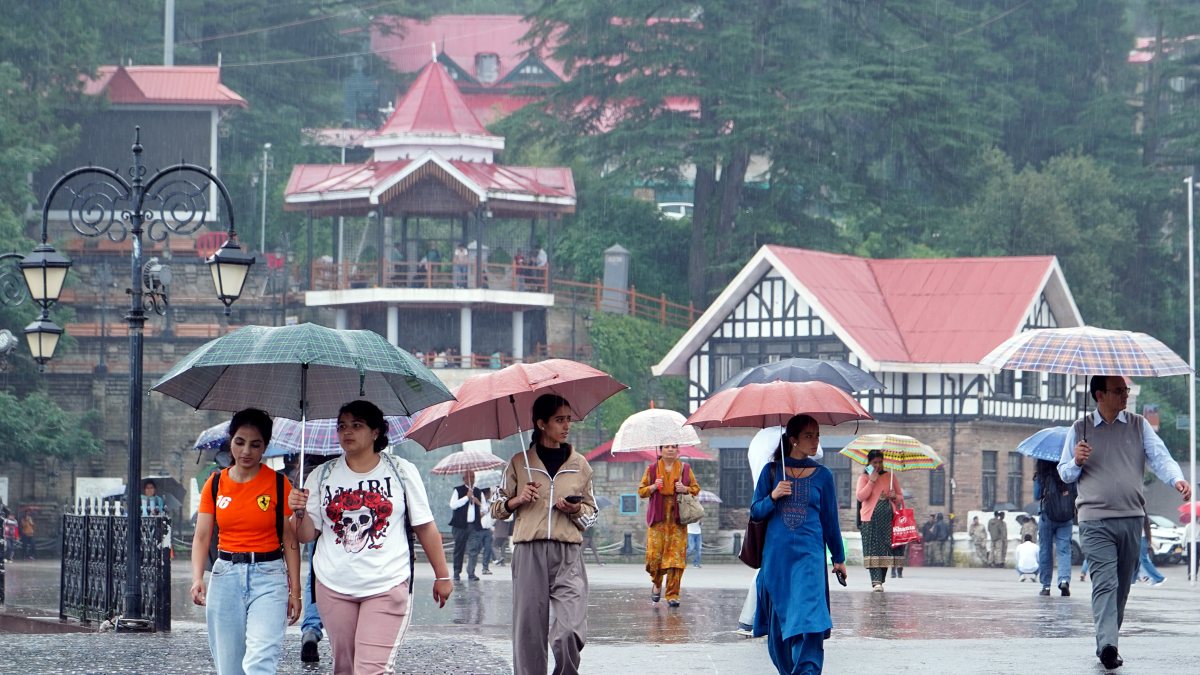 Heavy monsoon rains lash Shimla, residents seek cover
