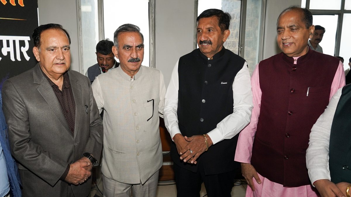 Himachal leaders honour first CM YS Parmar on 120th birth anniversary