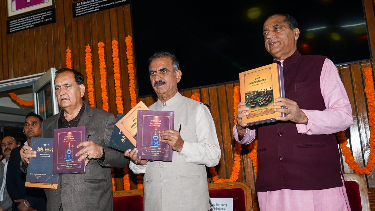 Himachal leaders honor Dr. Yashwant Singh Parmar's 120th birth anniversary