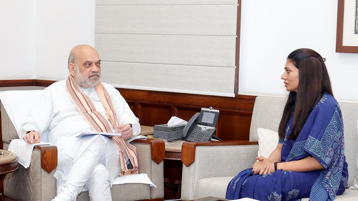 Khadse calls on Home Minister Shah in Delhi