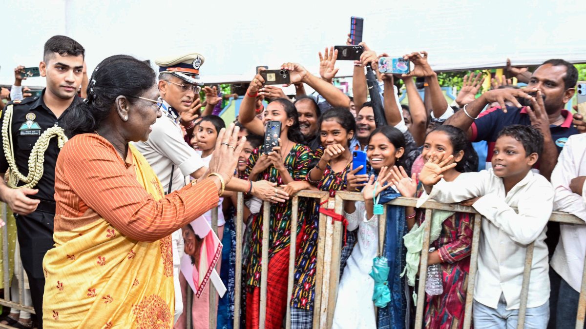 President Murmu interacts with people during Ganjam visit