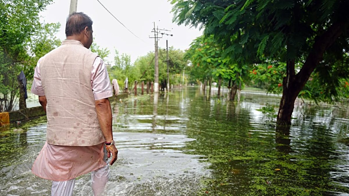 Assam CM inspects flood-hit areas in Sivasagar