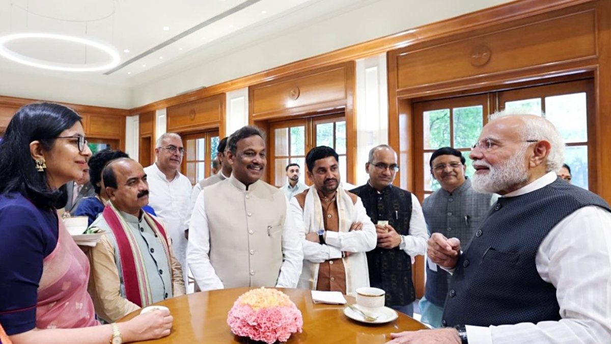 Swati Maliwal meets PM Modi with newly elected BJP MPs