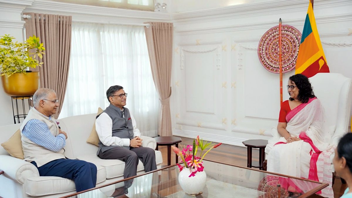 Indian foreign secretary meets Sri Lankan PM in Colombo