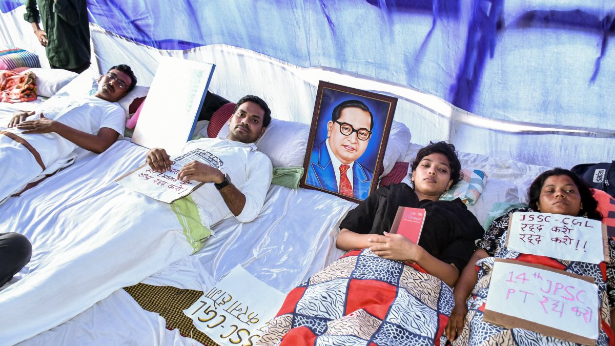 Ranchi students protest JPSC paper leak with hunger strike