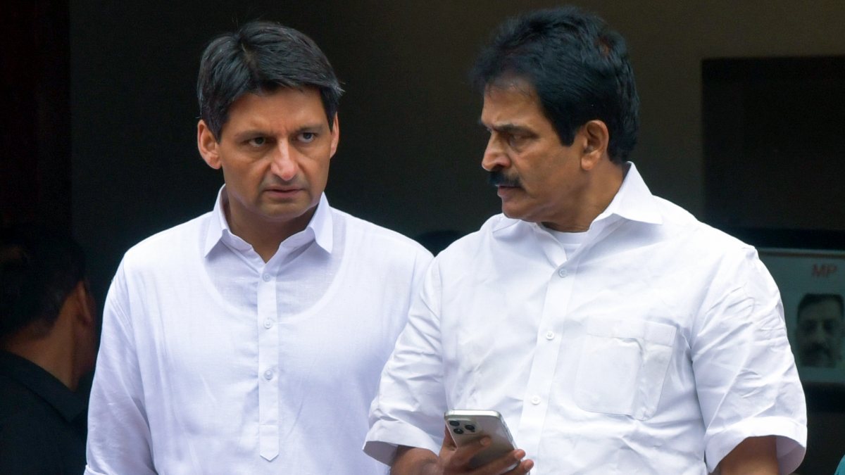 Congress MPs arrive at Parliament for monsoon session