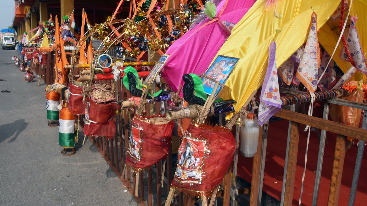 Kanwars with Gangajal return during Kanwar Yatra in Delhi