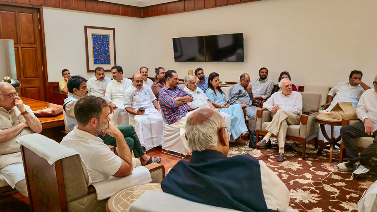 Congress leaders meet INDIA bloc floor leaders in Delhi