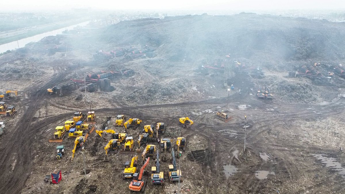 MCD begins clean-up drive at Bhalswa landfill in Delhi
