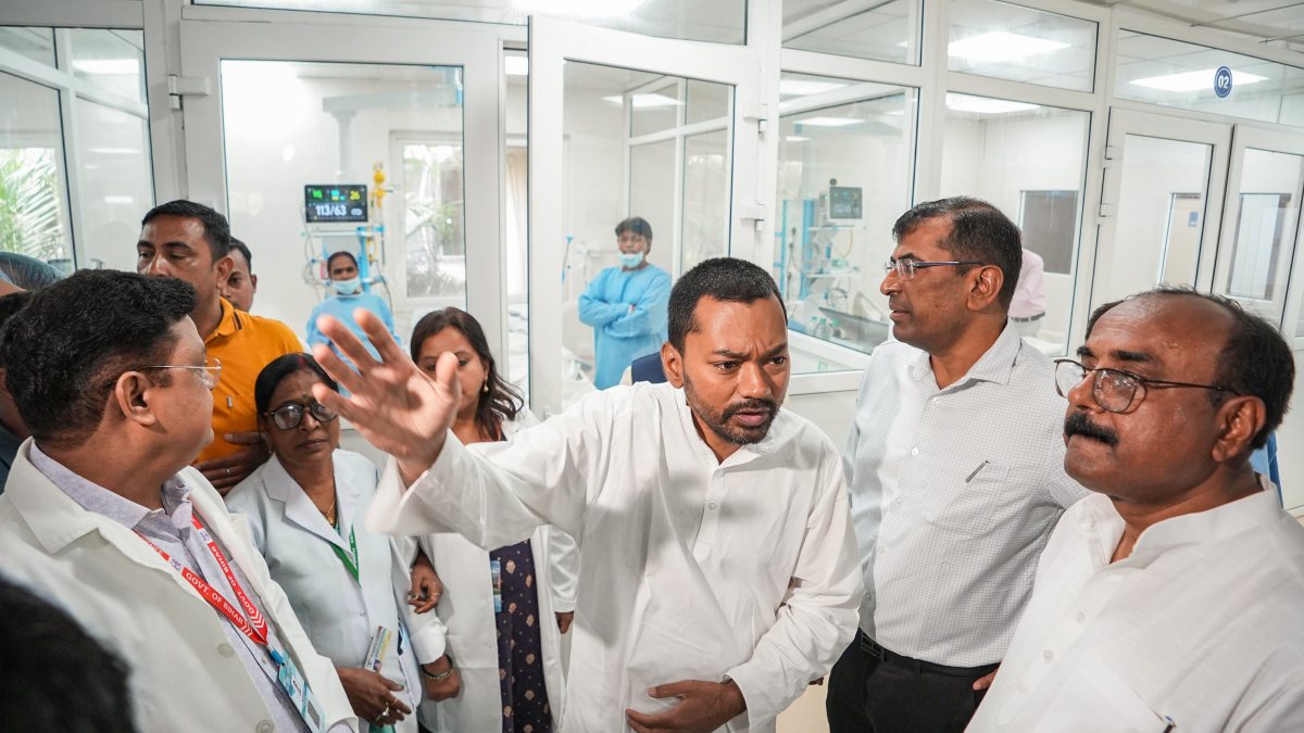 Bihar health minister inaugurates ICU at IGIMS Patna