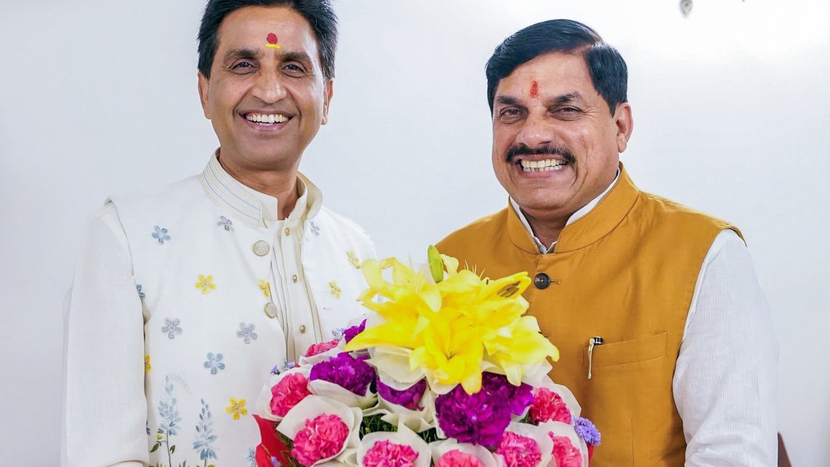 MP CM Mohan Yadav meets poet Kumar Vishwas in Delhi