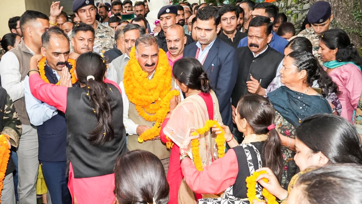 Himachal CM inaugurates development projects in Shimla