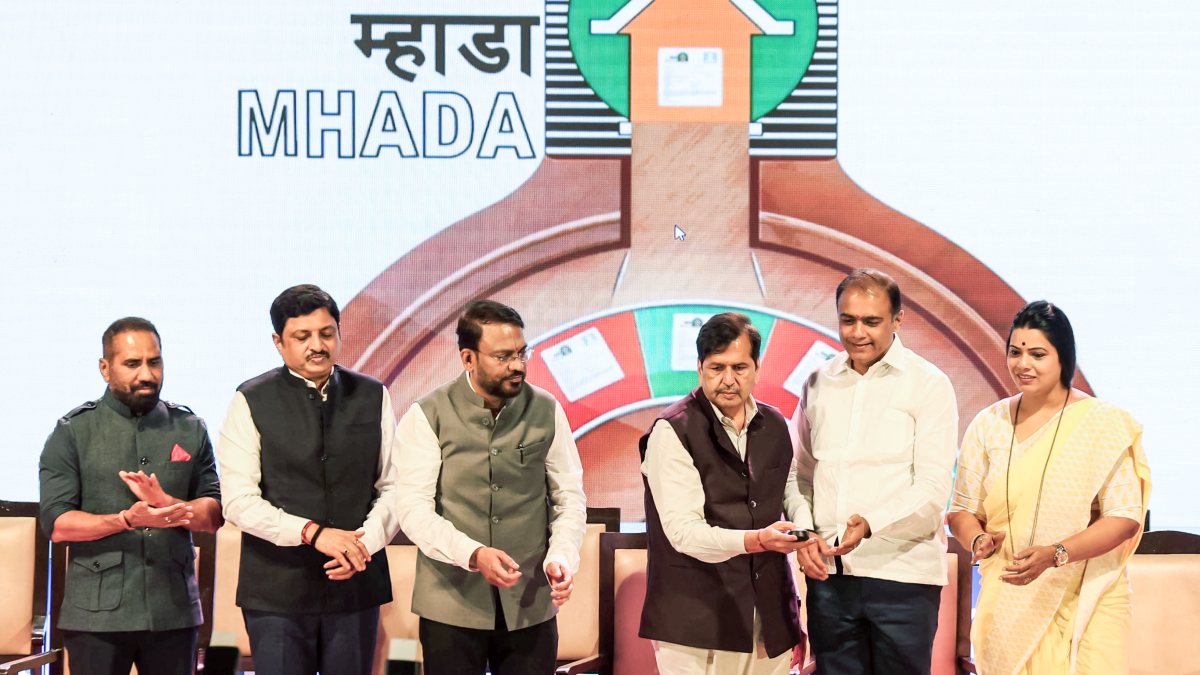 Maharashtra minister attends MHADA lottery draw in Mumbai