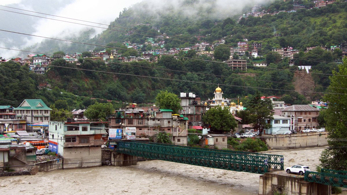 Beas River swells as heavy rain lashes Kullu