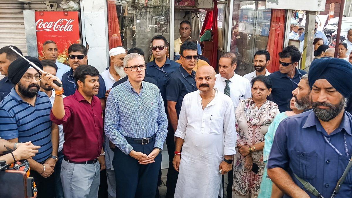 Omar Abdullah inaugurates upgraded Residency Road-High Street in Jammu