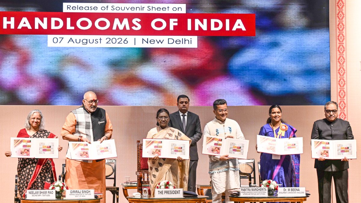President Murmu attends 12th National Handloom Day celebrations