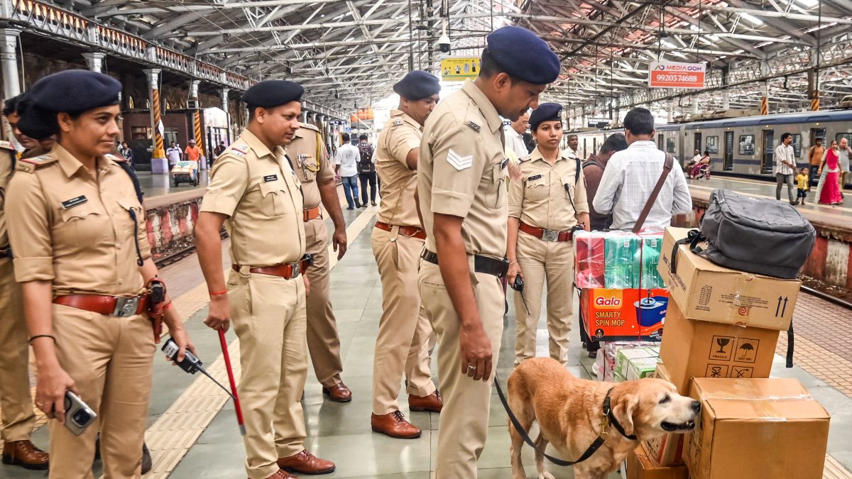 Security tightened at CSMT after bomb threat email to BMC
