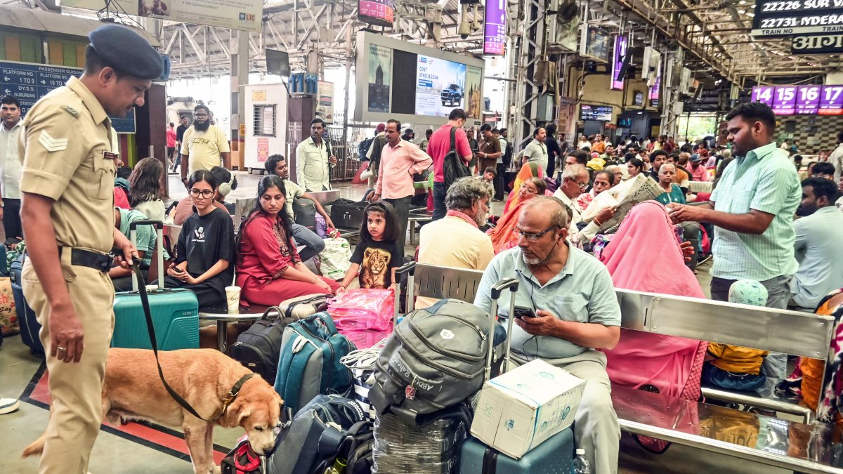Security tightened at CSMT after bomb threat email to BMC