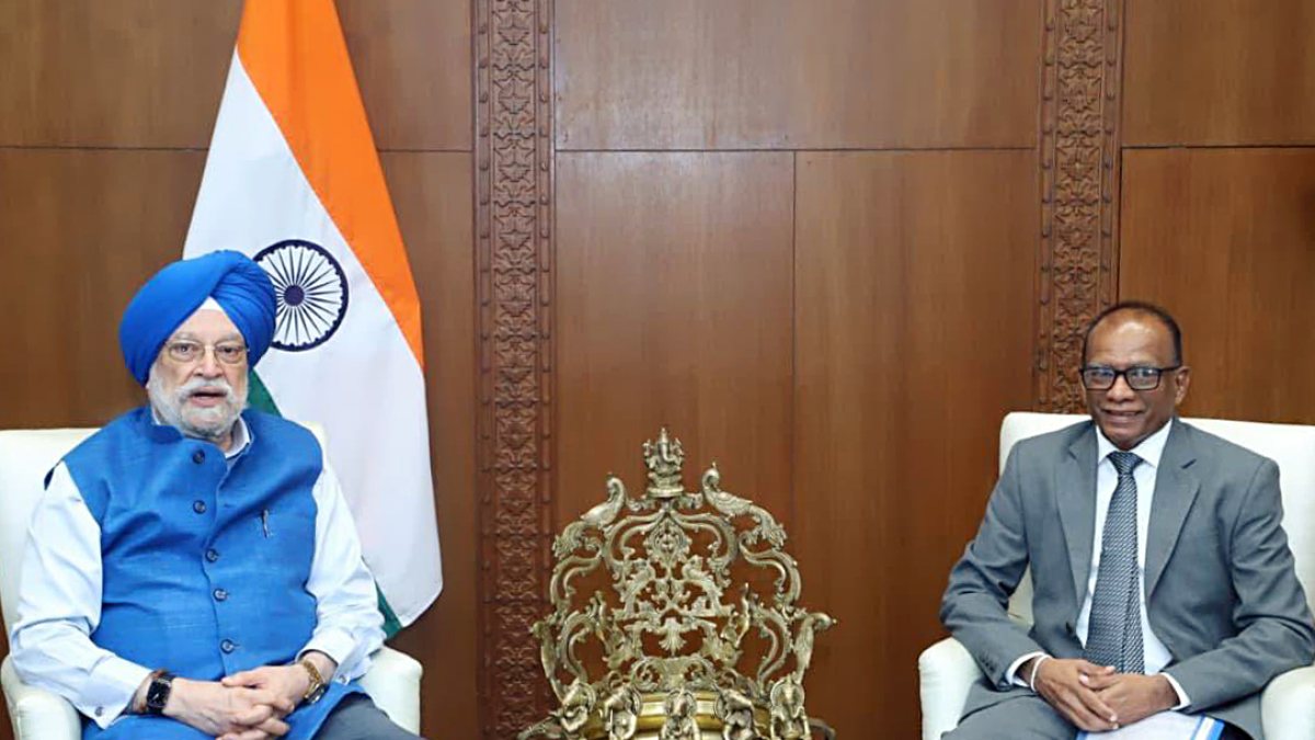 Sri Lankan Energy Minister meets Puri in New Delhi