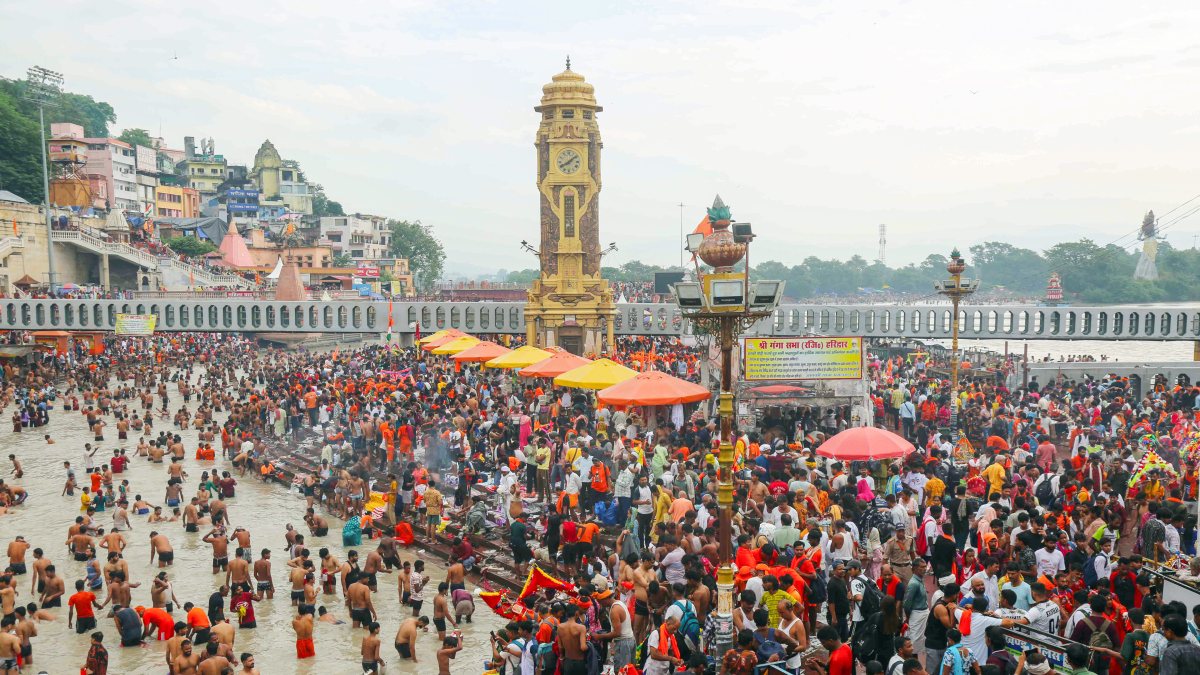 Devotees throng Har Ki Pauri for holy dip during Kanwar Yatra