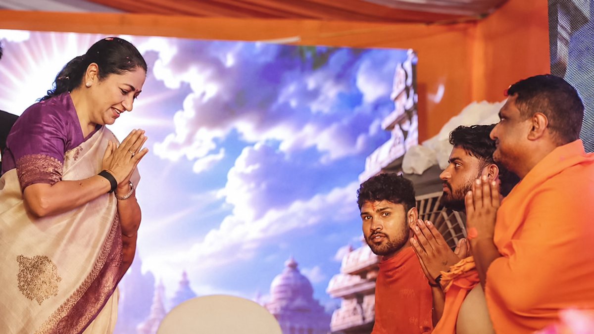 Delhi CM Rekha Gupta visits Kanwar Seva camps, interacts with devotees
