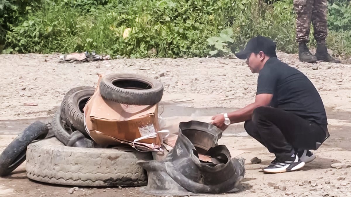 Protesters burn tyres as Manipur CM convoy passes NH-2
