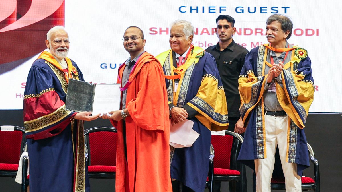 PM Modi confers degree at IIT Delhi convocation