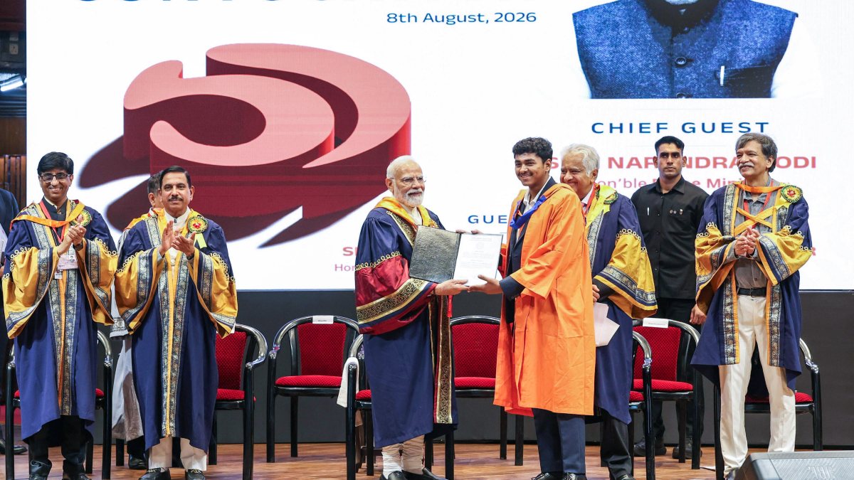 PM Modi confers degree at IIT Delhi convocation