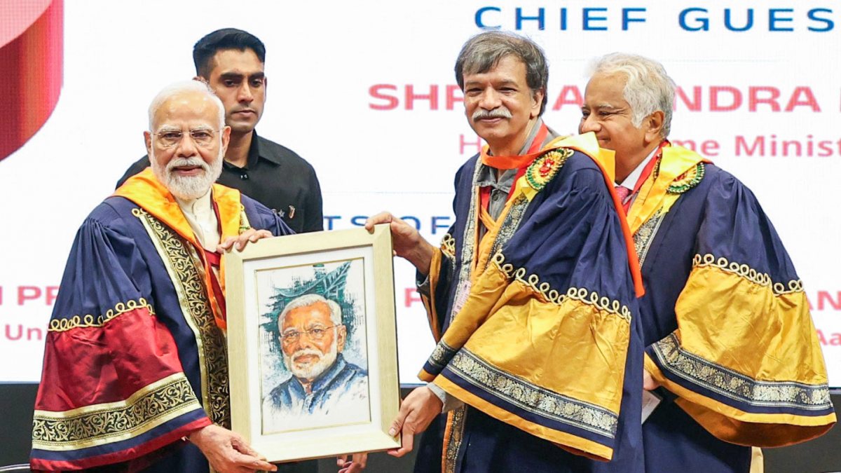 PM Modi confers degree at IIT Delhi convocation