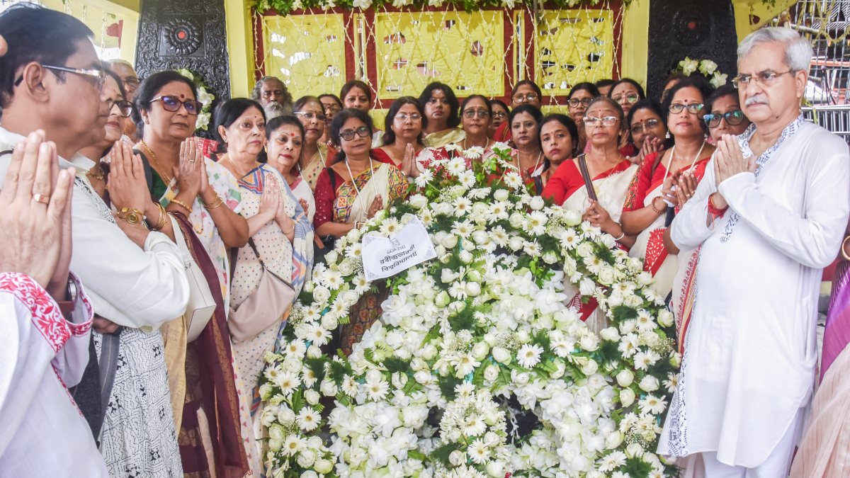 Tributes paid to Tagore on 85th death anniversary in Kolkata