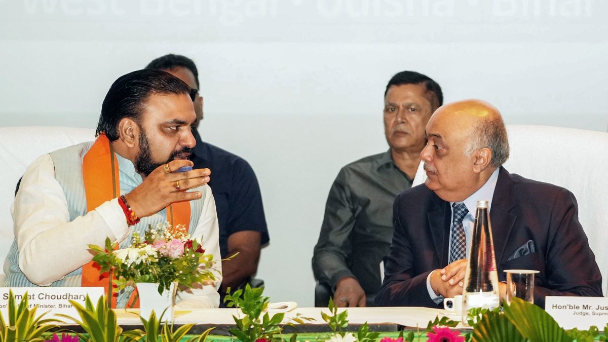 Bihar CM meets SC judge at missing children conference