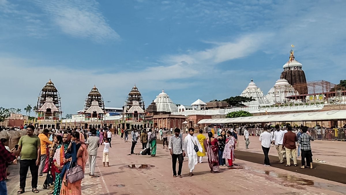 Devotees throng Jagannath Temple in Puri on second Saturday