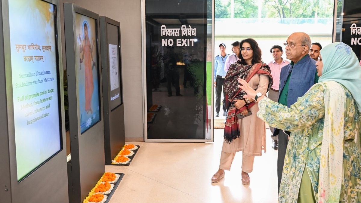 Nripendra Misra inspects Vande Mataram exhibition in New Delhi