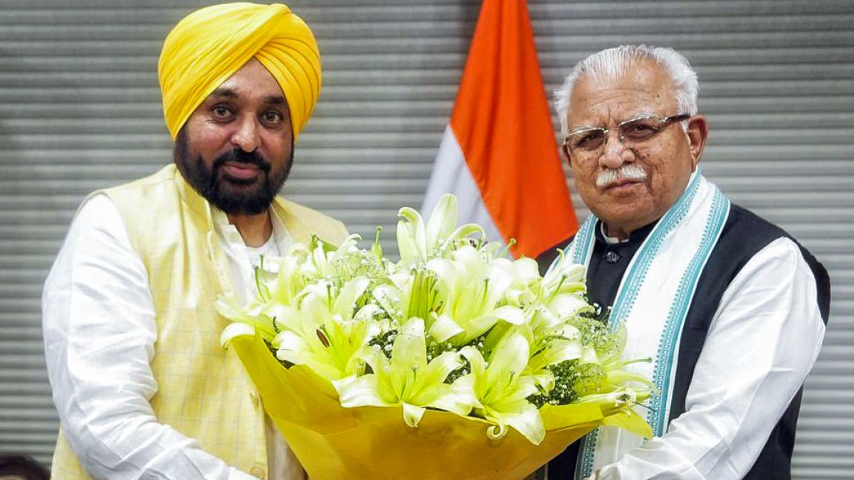 Khattar meets Mann in Delhi