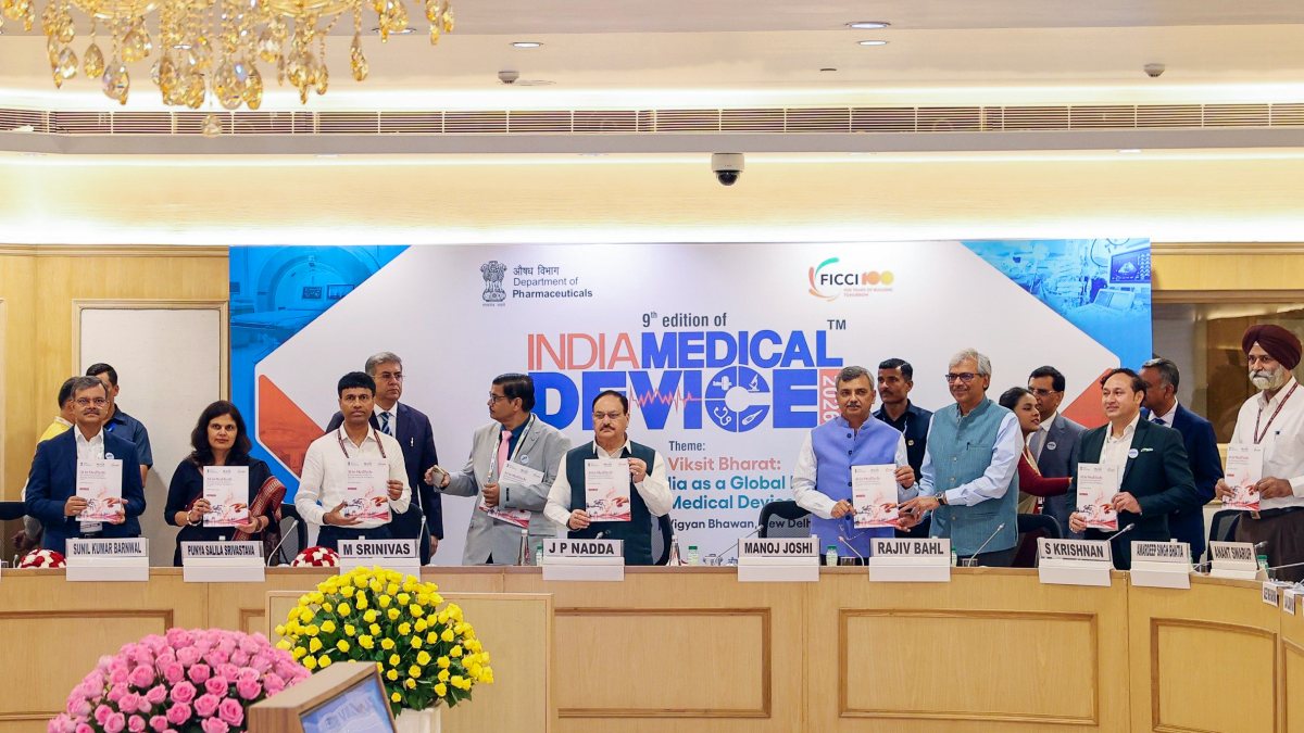 Nadda chairs CEO roundtable at India Medical Device 2026