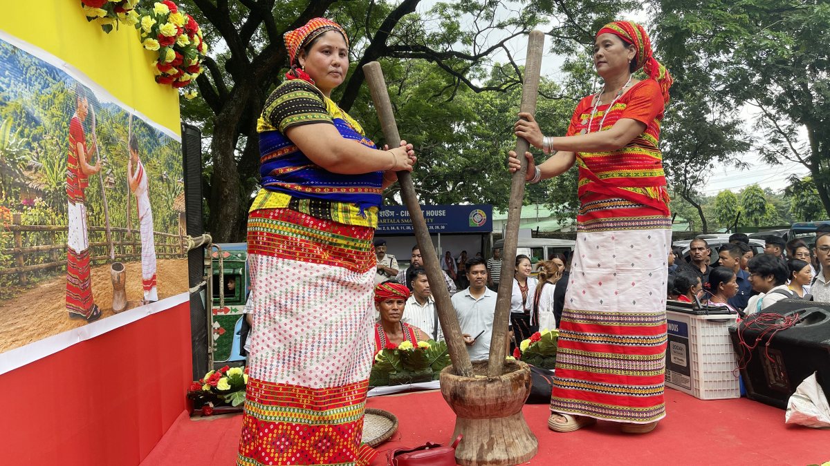 Tripura women showcase rice pounding at Indigenous Day fete