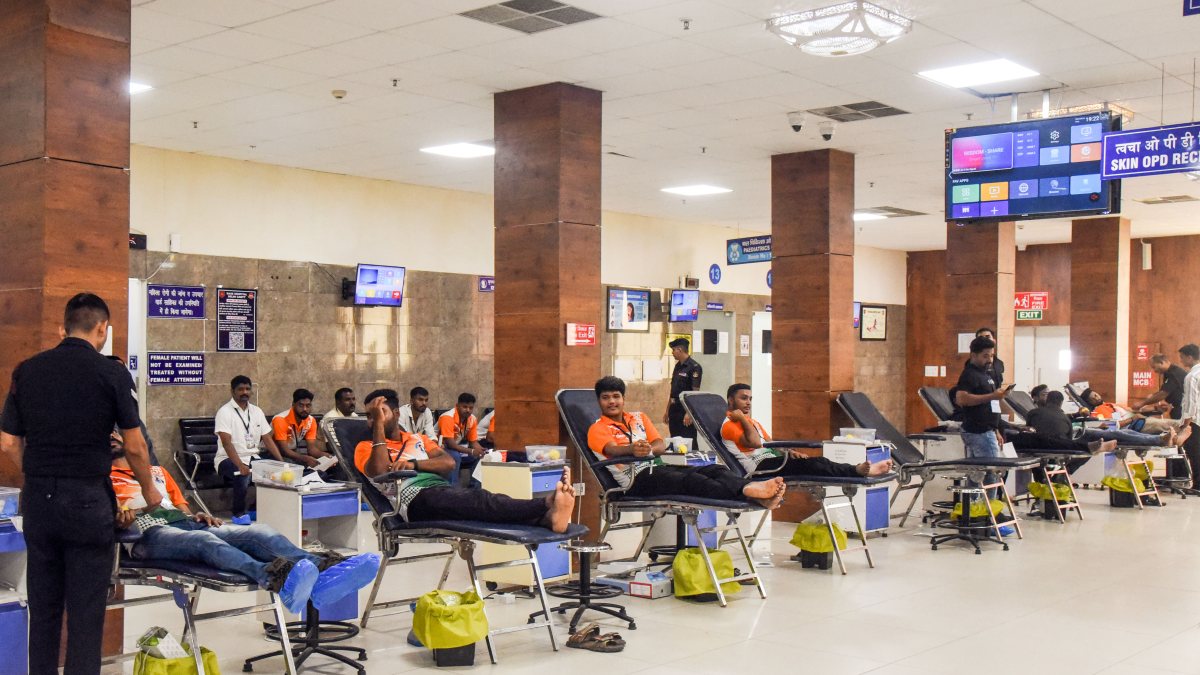Blood donors turn up in large numbers at Delhi Cantt camp