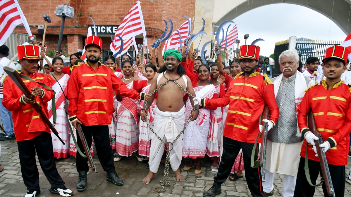 Tribal procession marks World Adivasi Day in Ranchi