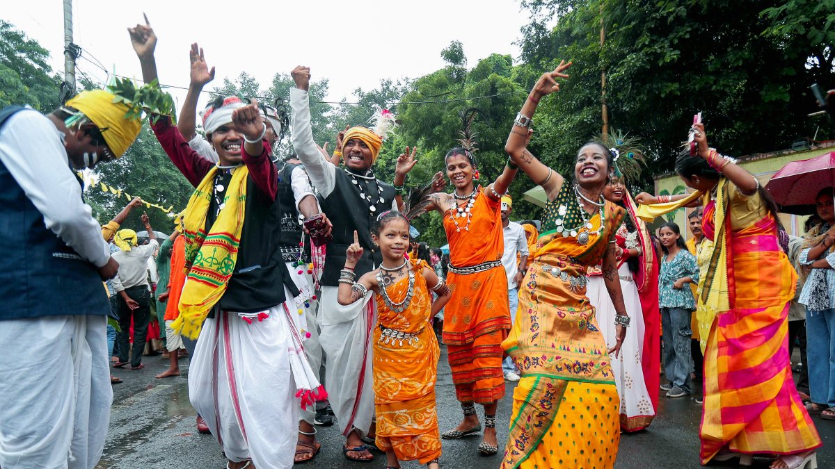 Adivasis celebrate World Adivasi Day in Nagpur