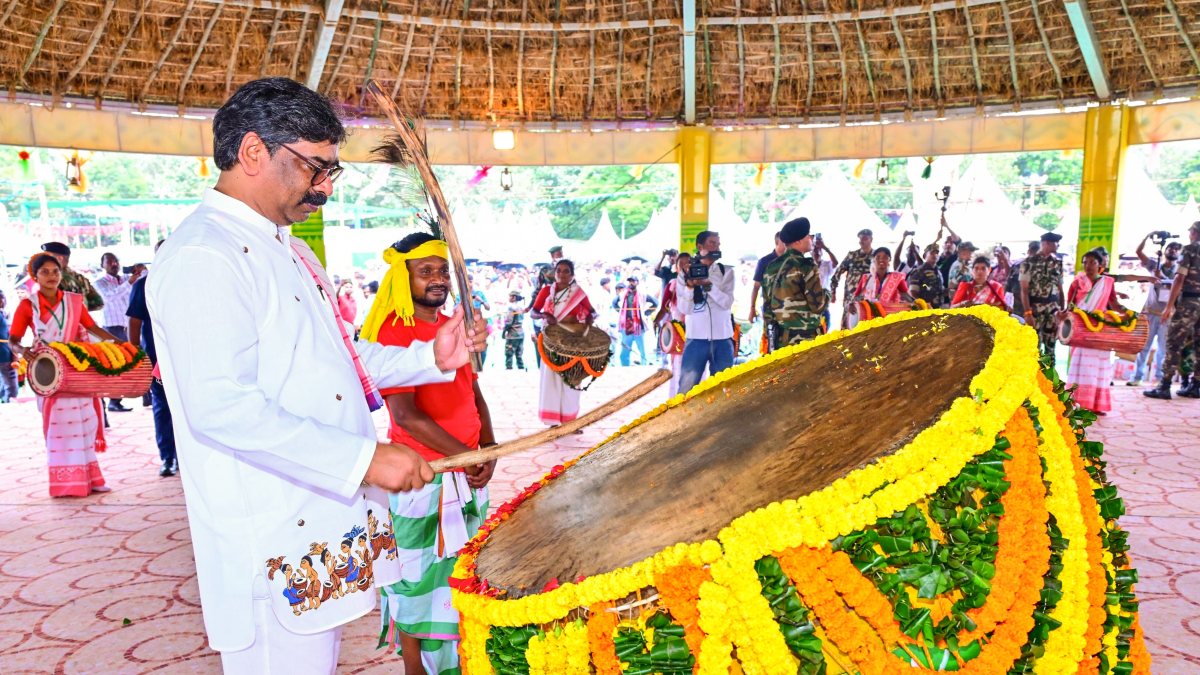 Hemant Soren plays traditional dhol at Adivasi Mahotsav