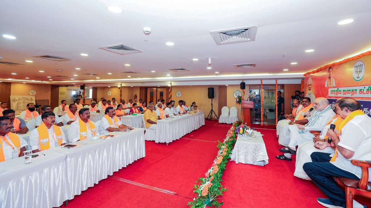 Amit Shah meets Puducherry BJP leaders ahead of polls