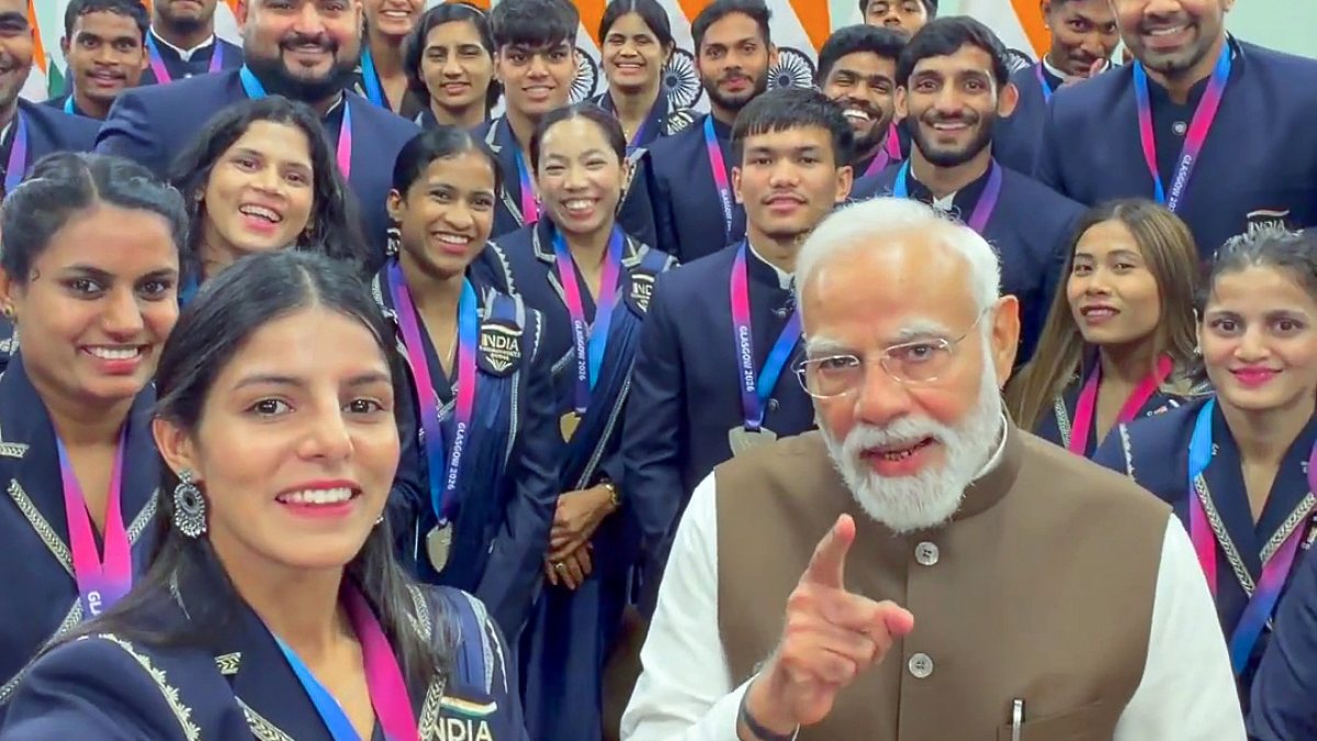 PM Modi clicks selfie with Commonwealth Games medallists in Delhi