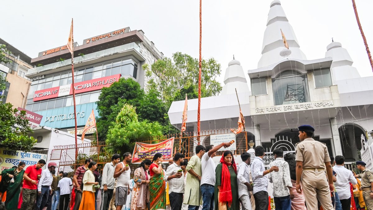 Devotees queue for Jal Abhishek at Patna temple on Shravan Monday
