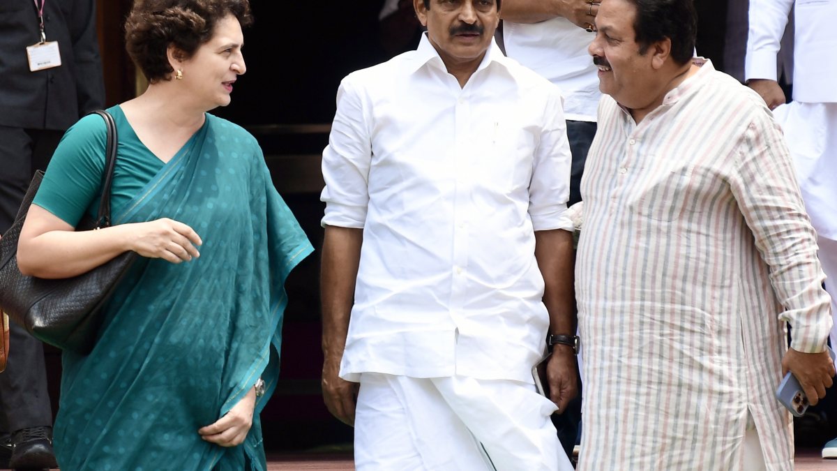 Congress MPs leave Parliament after Monsoon Session
