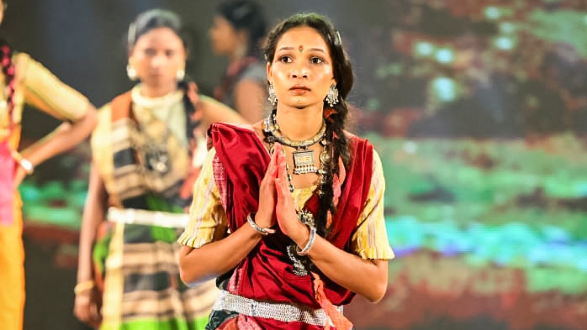 Surrendered woman naxal walks ramp at tribal fashion show in Raipur