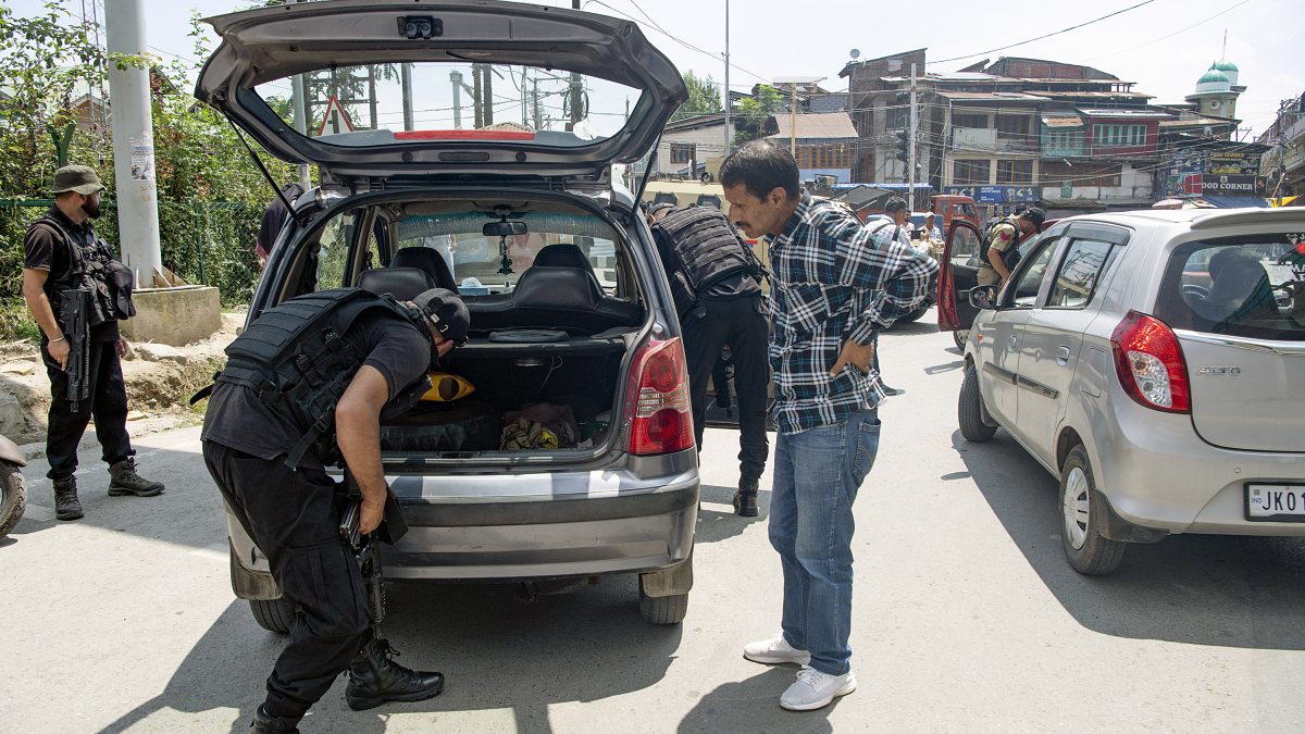 Security tightened in Srinagar ahead of 80th Independence Day