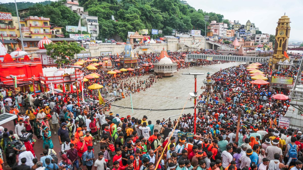 Devotees throng Har Ki Pauri for holy dip during Kanwar Yatra