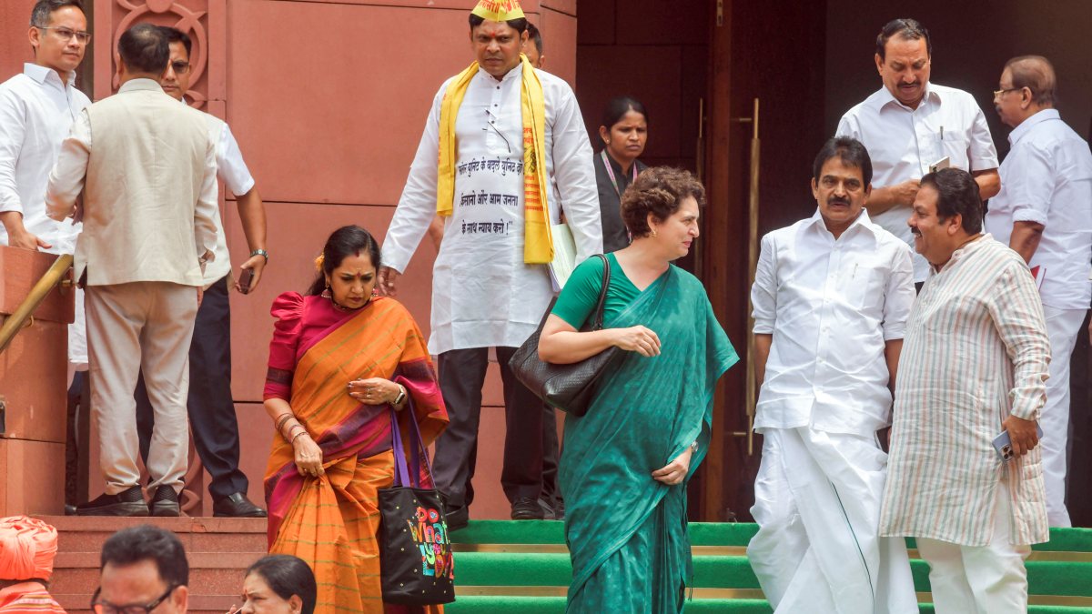 Congress MPs leave Parliament after Monsoon Session