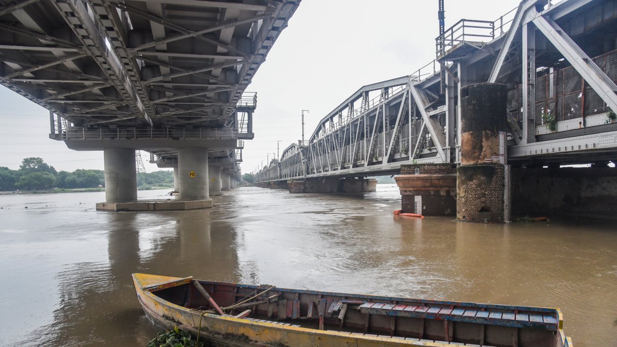 Yamuna water level crosses danger mark in Delhi